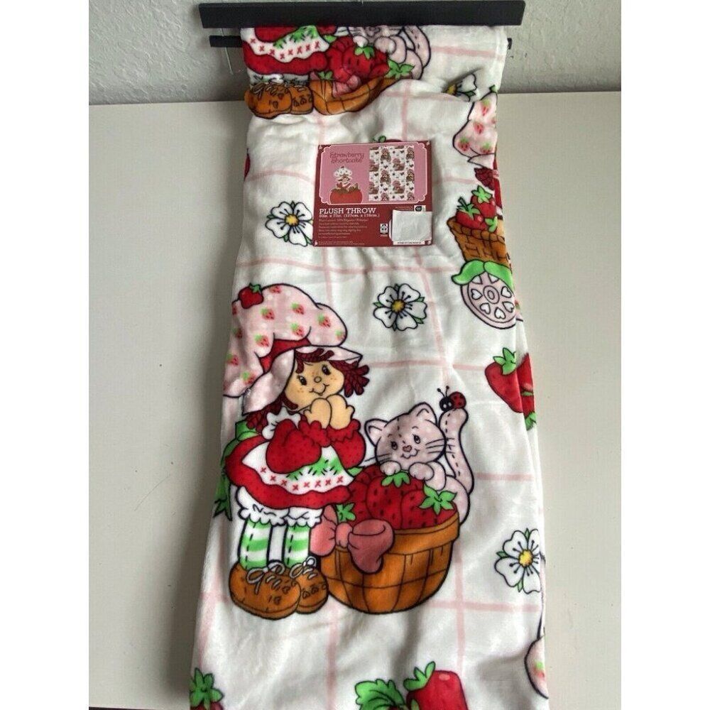 Strawberry Shortcake 50 X 70” Soft Plush Throw Blanket Pink Bicycle Basket Cat‎